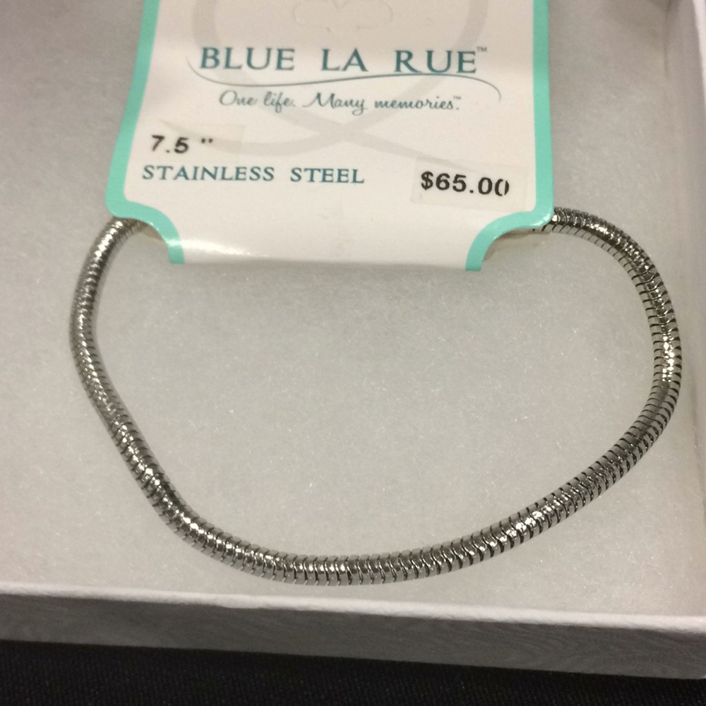 NWT 7.5” 3mm Stainless Steel Bracelet